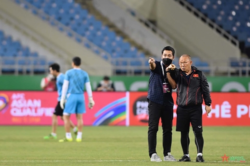 Đội tuyển Việt Nam tập luyện cao độ trước trận đấu với Saudi Arabia tối 16-11